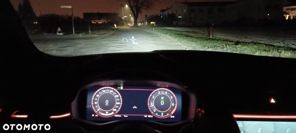 Jaguar XF P250 R-Dynamic SE - 9