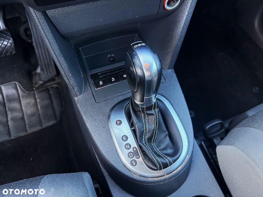 Volkswagen Touran 1.6 TDI DPF BlueMotion Technology DSG MATCH - 17