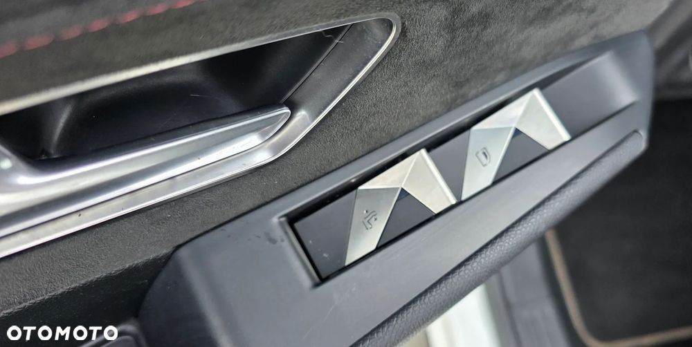 DS Automobiles DS 7 Crossback 2.0 BlueHDi Performance Line + - 25