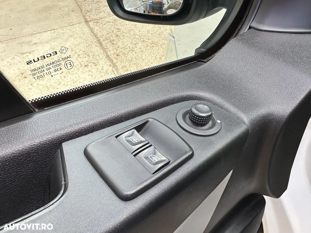 Renault Trafic - 10