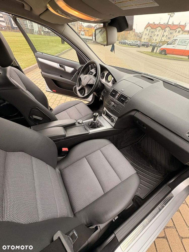 Mercedes-Benz Klasa C 180 K BlueEff Classic - 14