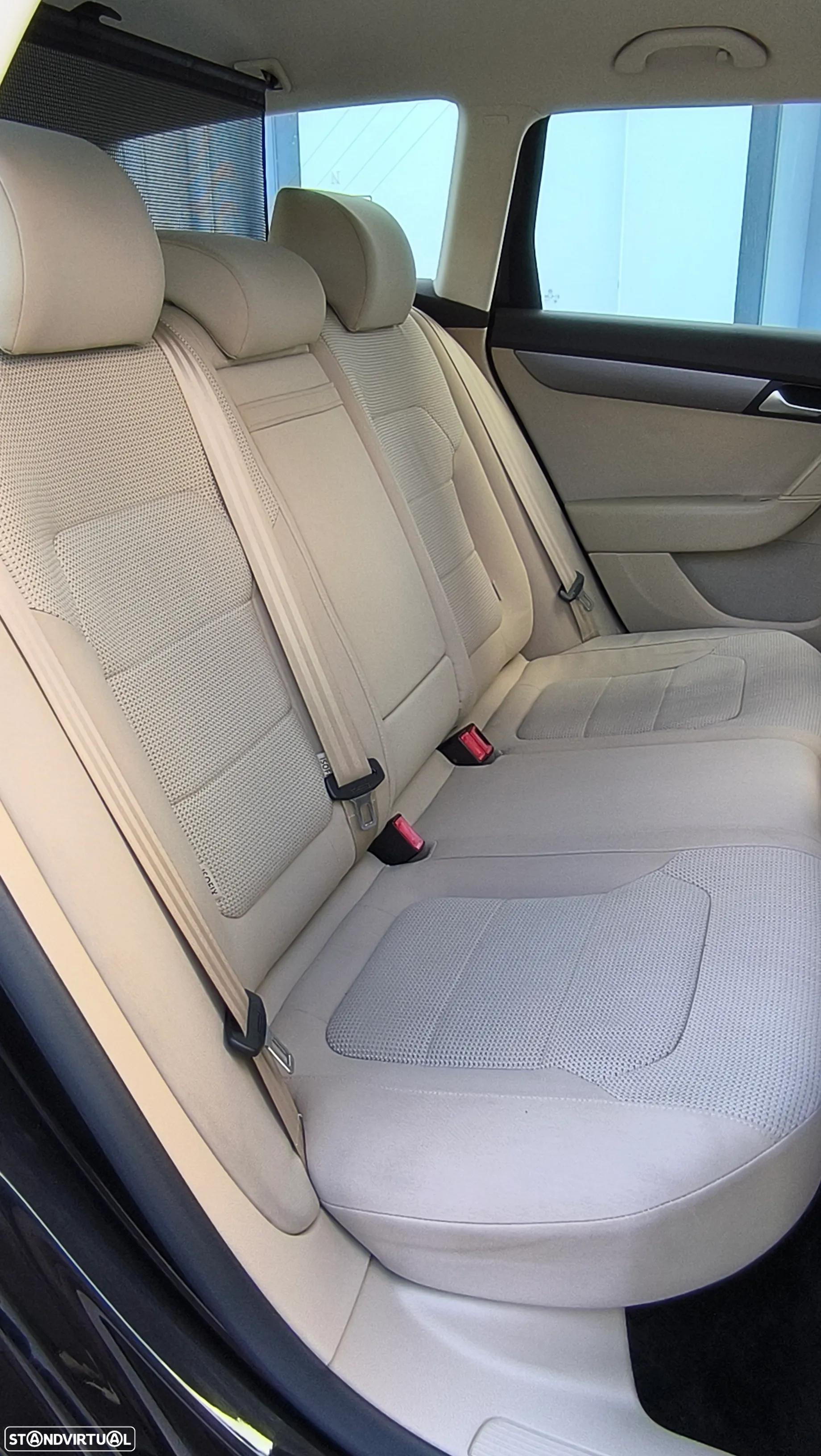 VW Passat Variant 2.0 TDi Edition Con.BM - 10
