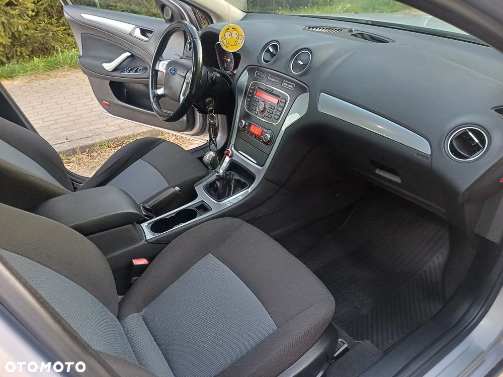 Ford Mondeo 2.0 TDCi Trend - 30