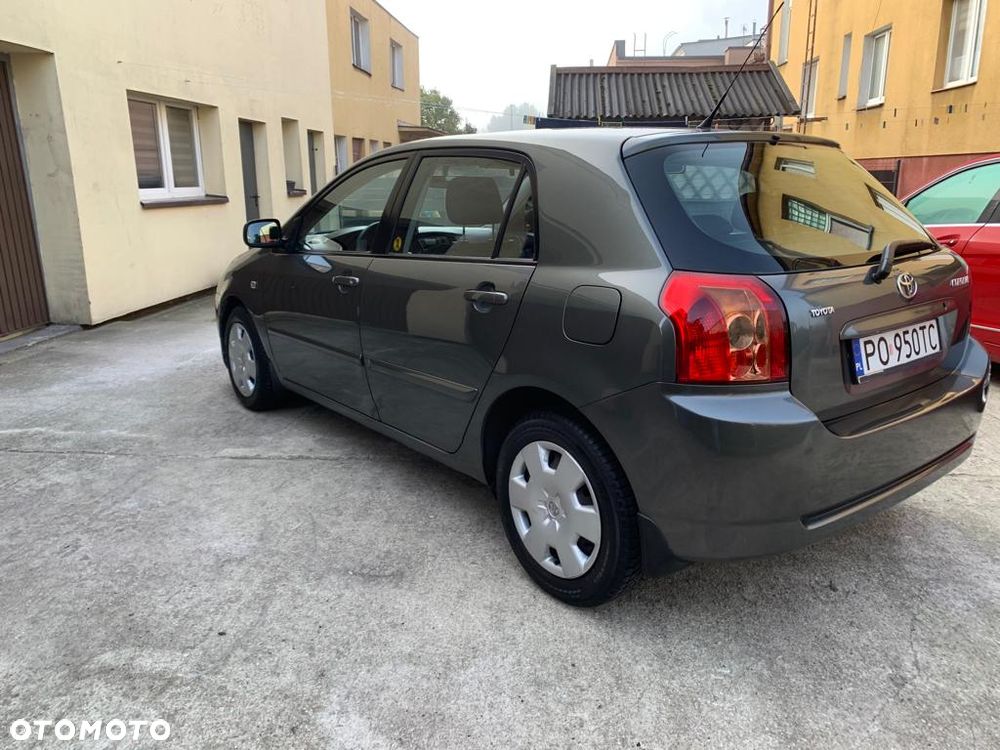 Toyota Corolla - 4