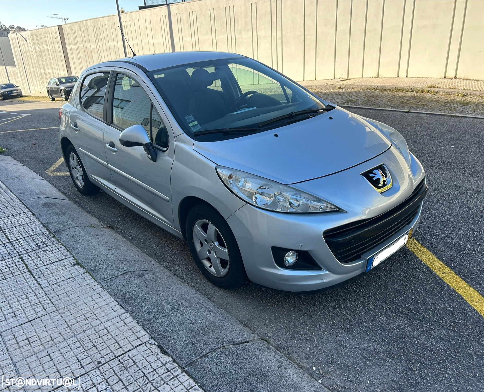 Peugeot 207 1.4 HDi Allure - 1