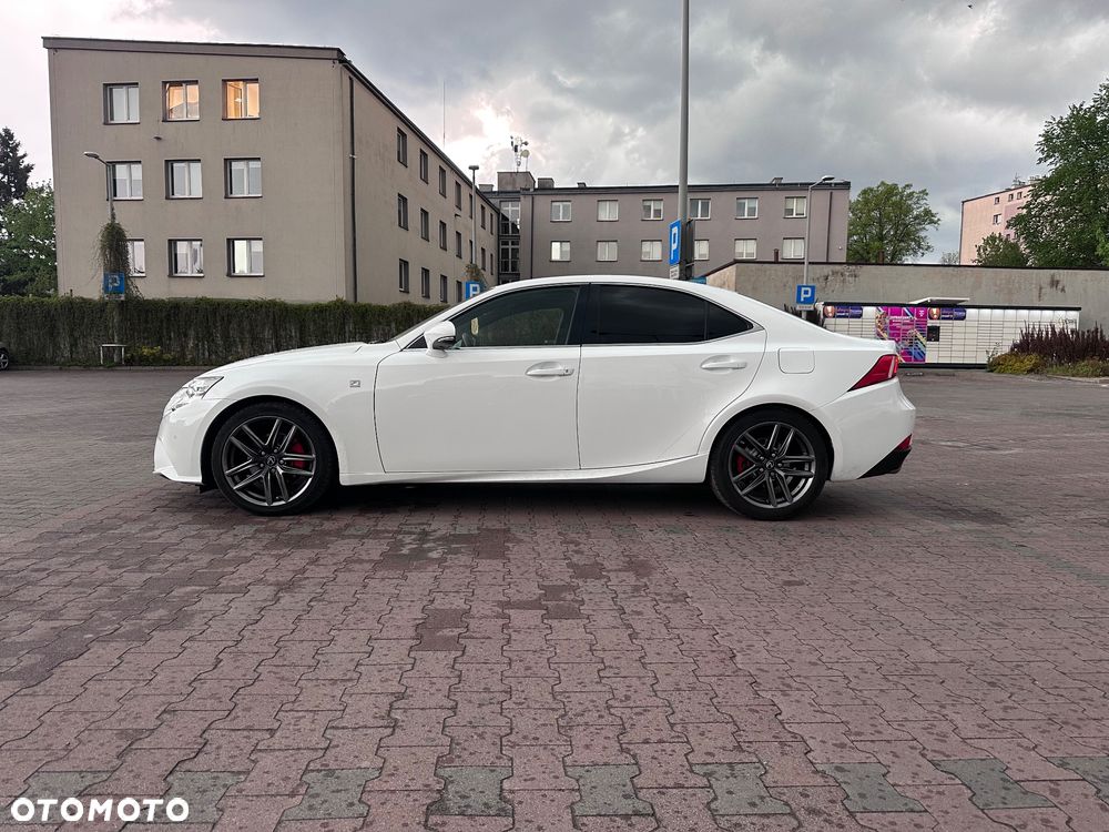 Lexus IS 250 F Sport - 23