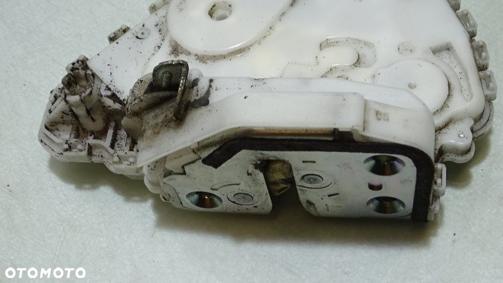ZAMEK LEWY PRZÓD DRZWI HONDA CIVIC VIII 1.4i-DSi  72151-SMG-GO - 8