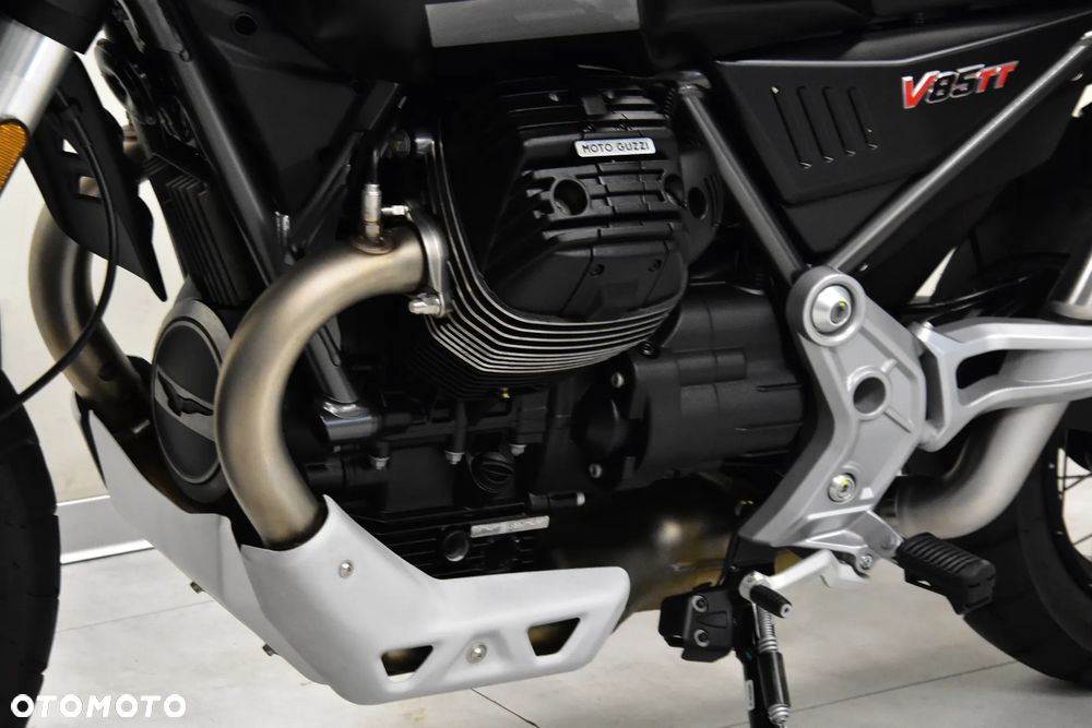 Moto Guzzi V85 - 29