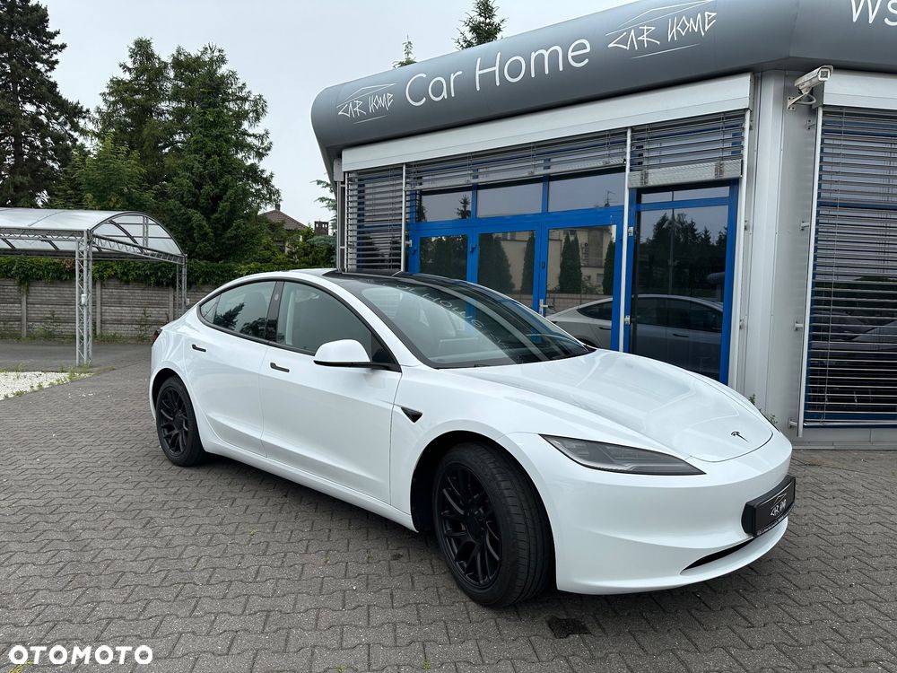 Tesla Model 3 - 3
