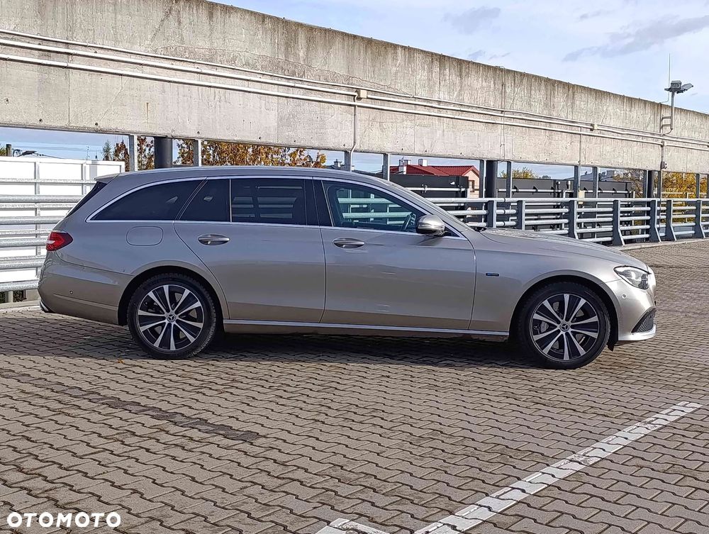 Mercedes-Benz Klasa E 300 de 4Matic T 9G-TRONIC - 10