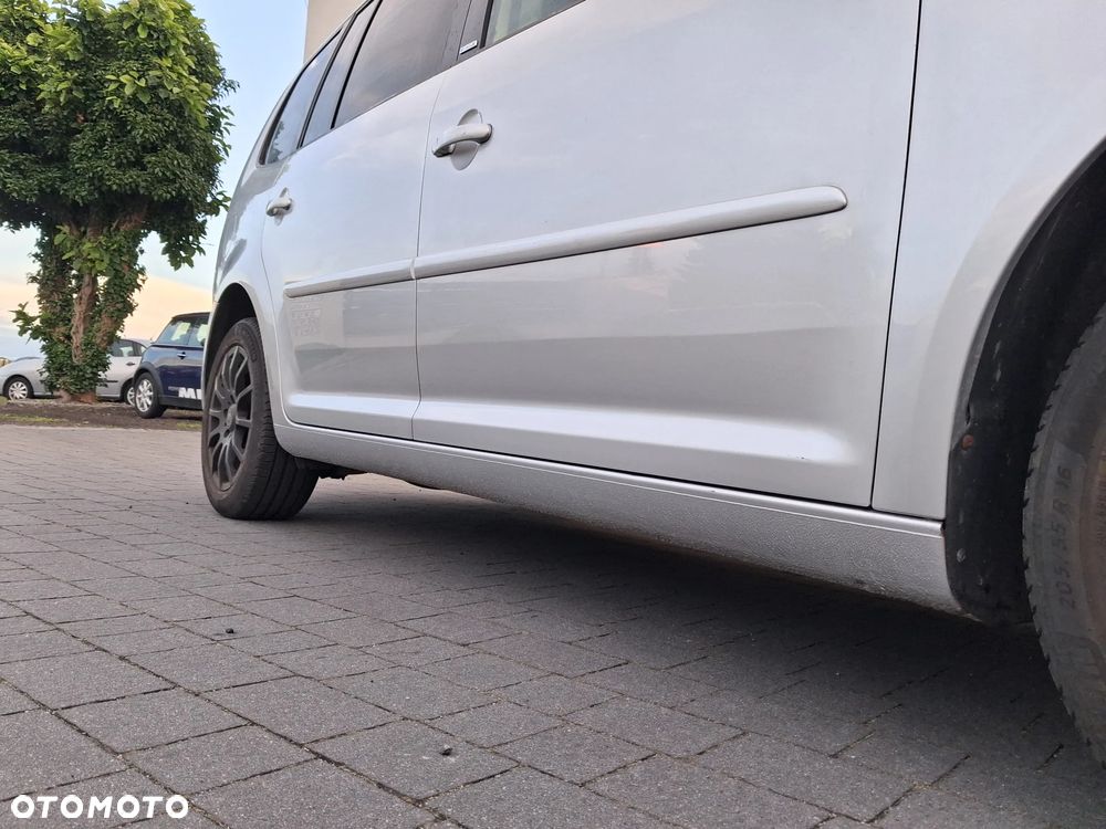 Volkswagen Touran 1.2 TSI STYLE - 20