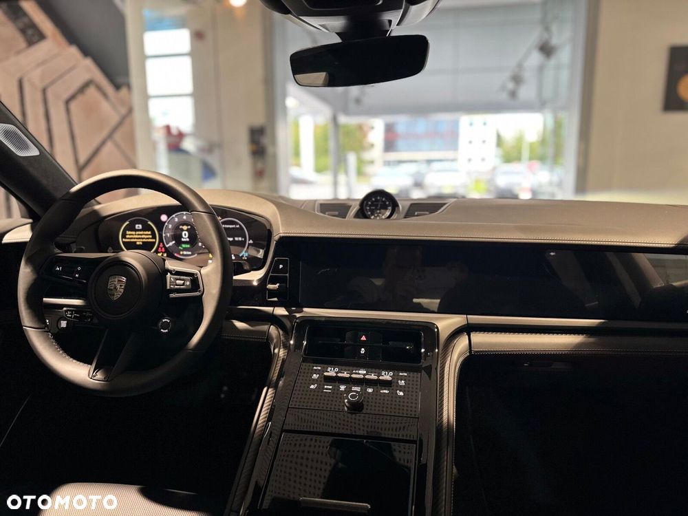 Porsche Panamera - 21