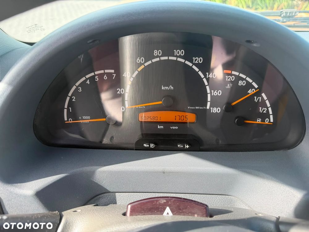Mercedes-Benz Sprinter - 22