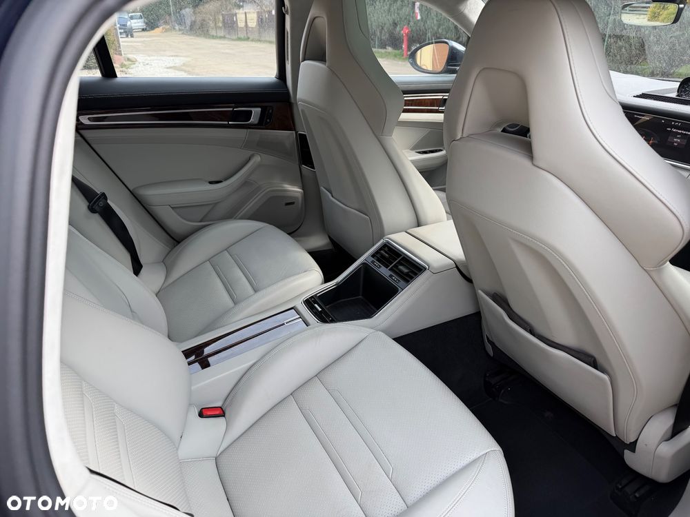 Porsche Panamera Turbo S - 9
