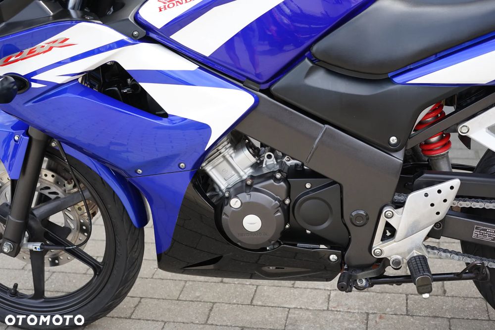 Honda CBR - 25
