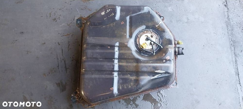 BAK ZBIORNIK PALIWA + POMPKA METALOWY PEUGEOT BOXER I LIFT 2.8 HDI - 1