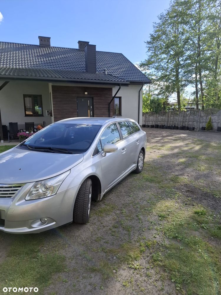 Toyota Avensis 2.0 D-4D Sol - 4