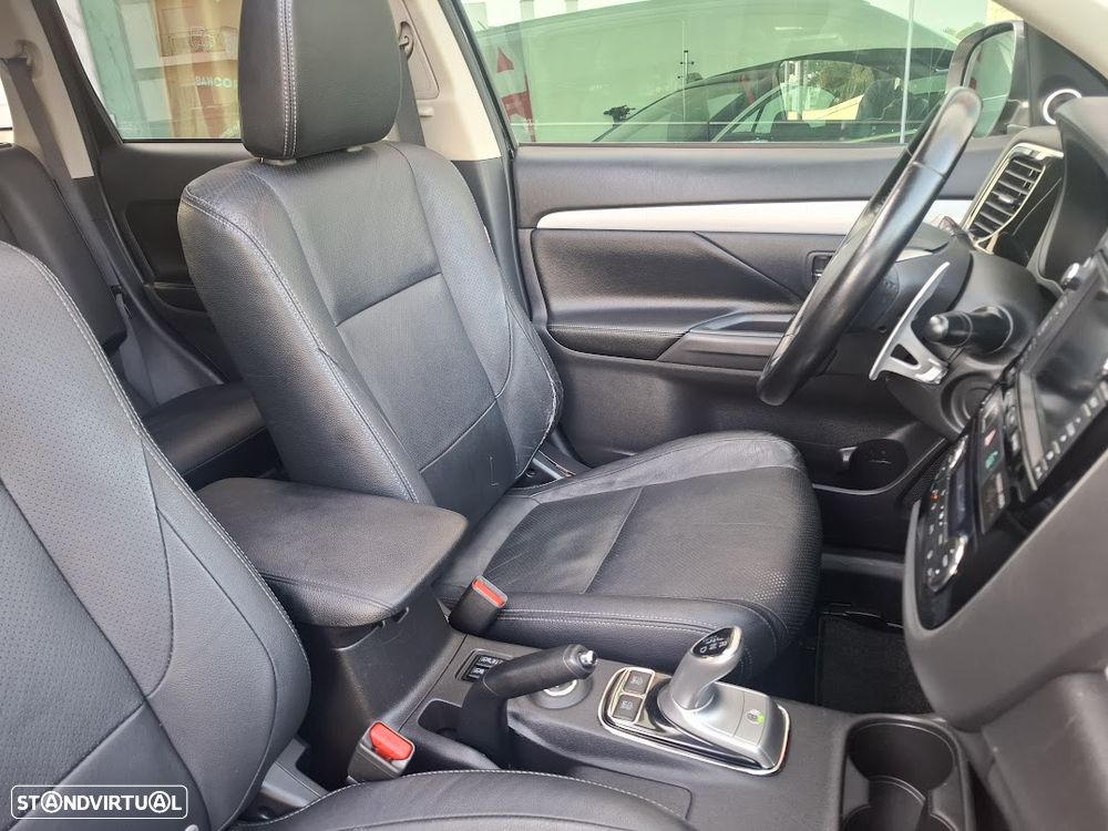 Mitsubishi Outlander - 43