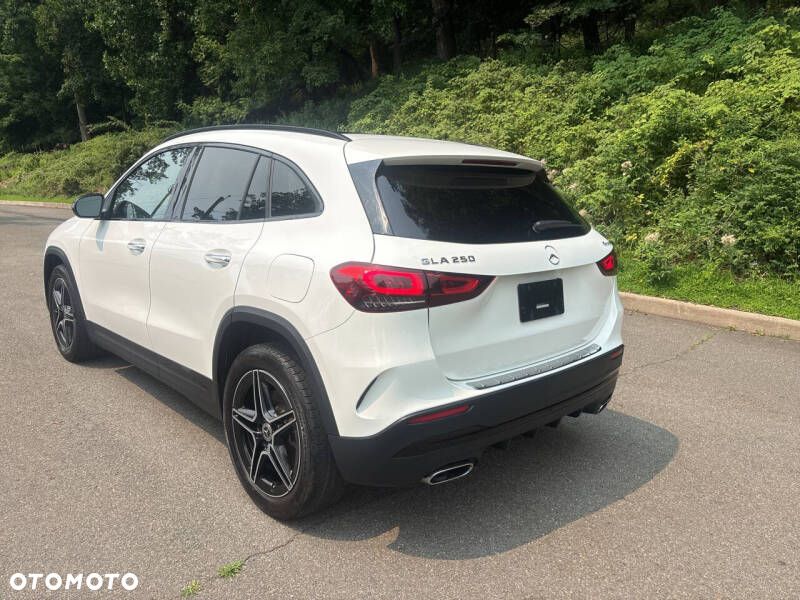 Mercedes-Benz GLA 250 8G-DCT AMG Line - 7