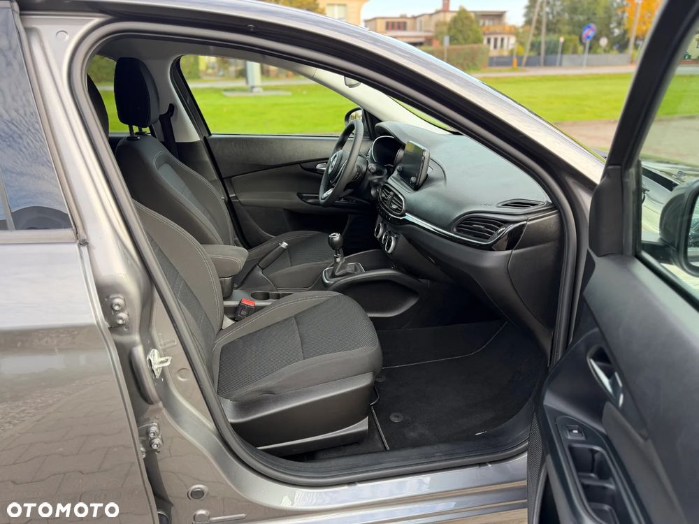 Fiat Tipo - 12
