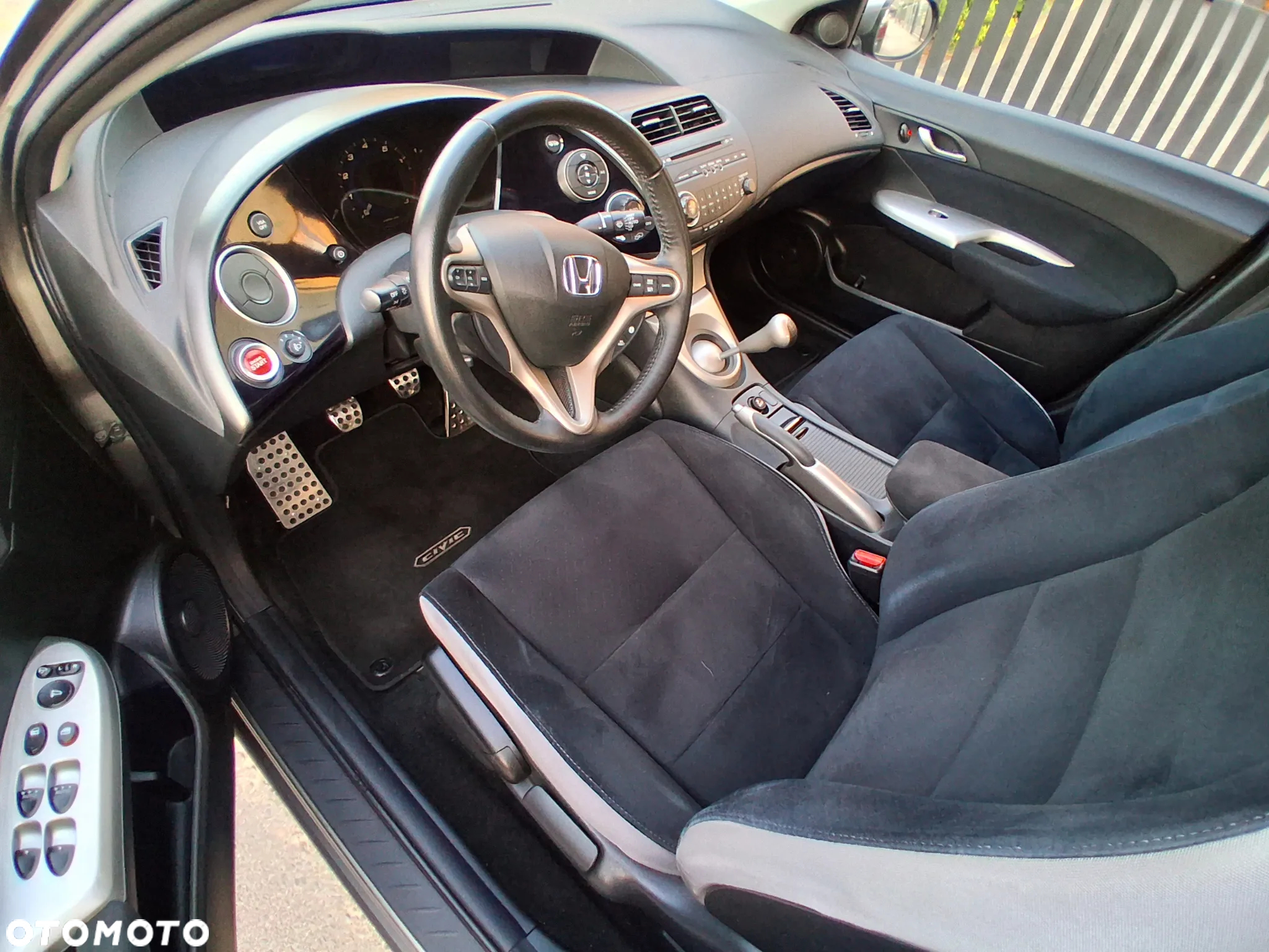 Honda Civic 1.8 Comfort - 27