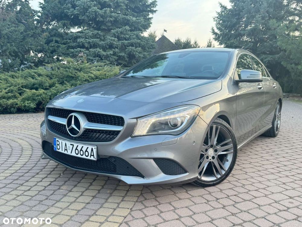Mercedes-Benz CLA 200 7G-DCT Orange Art Edition