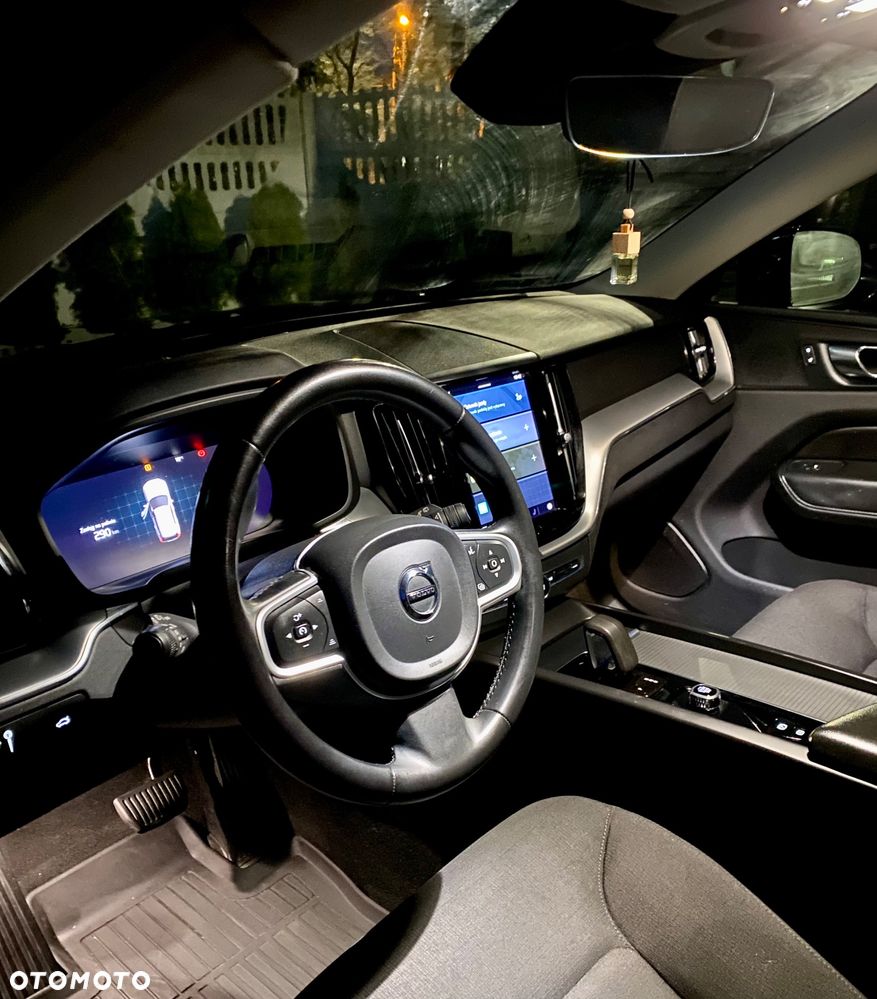 Volvo XC 60 D5 AWD Momentum - 10