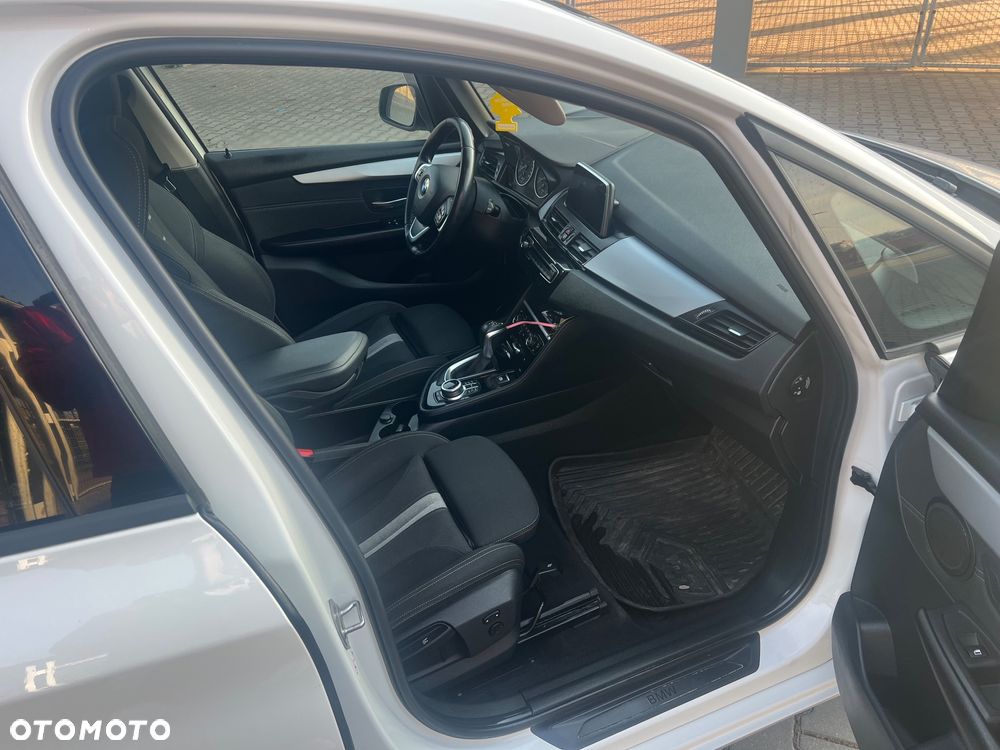 BMW Seria 2 218d xDrive - 15