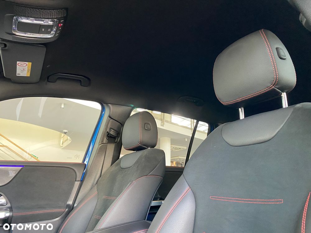 Mercedes-Benz GLB 200 AMG Line 7G-DCT - 19