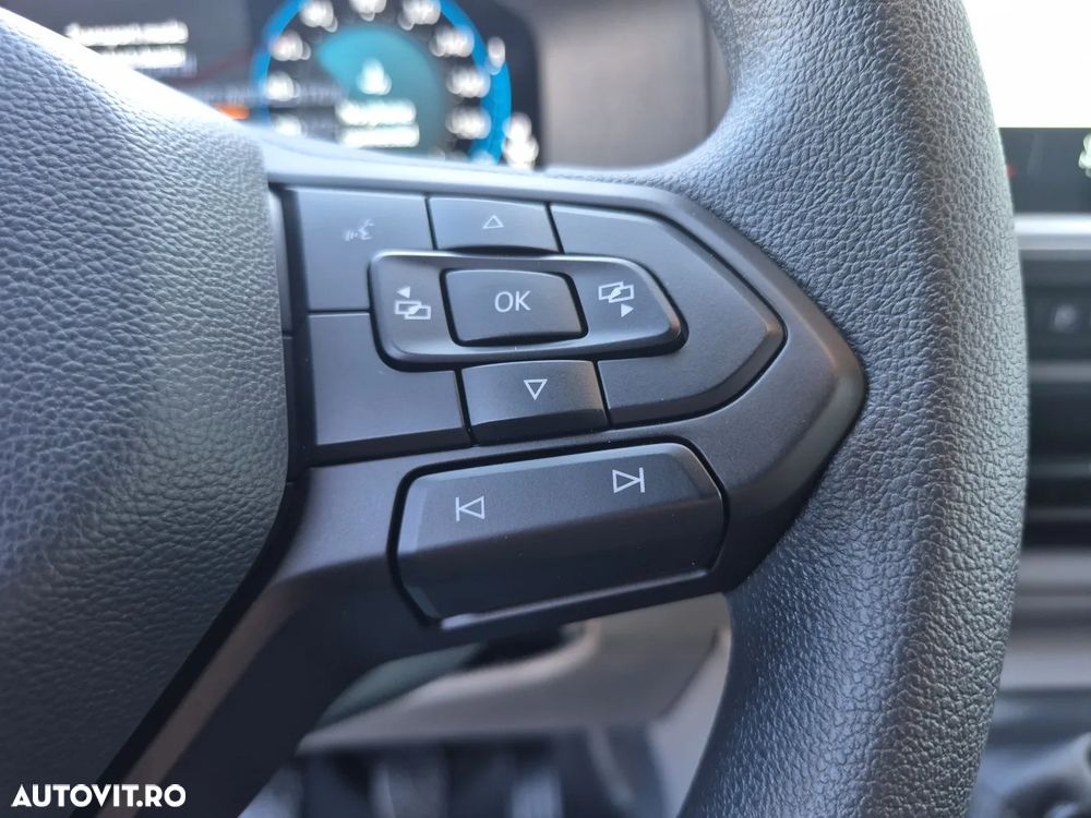Volkswagen Transporter Plus 2.0 TDI 81kW LR - 11