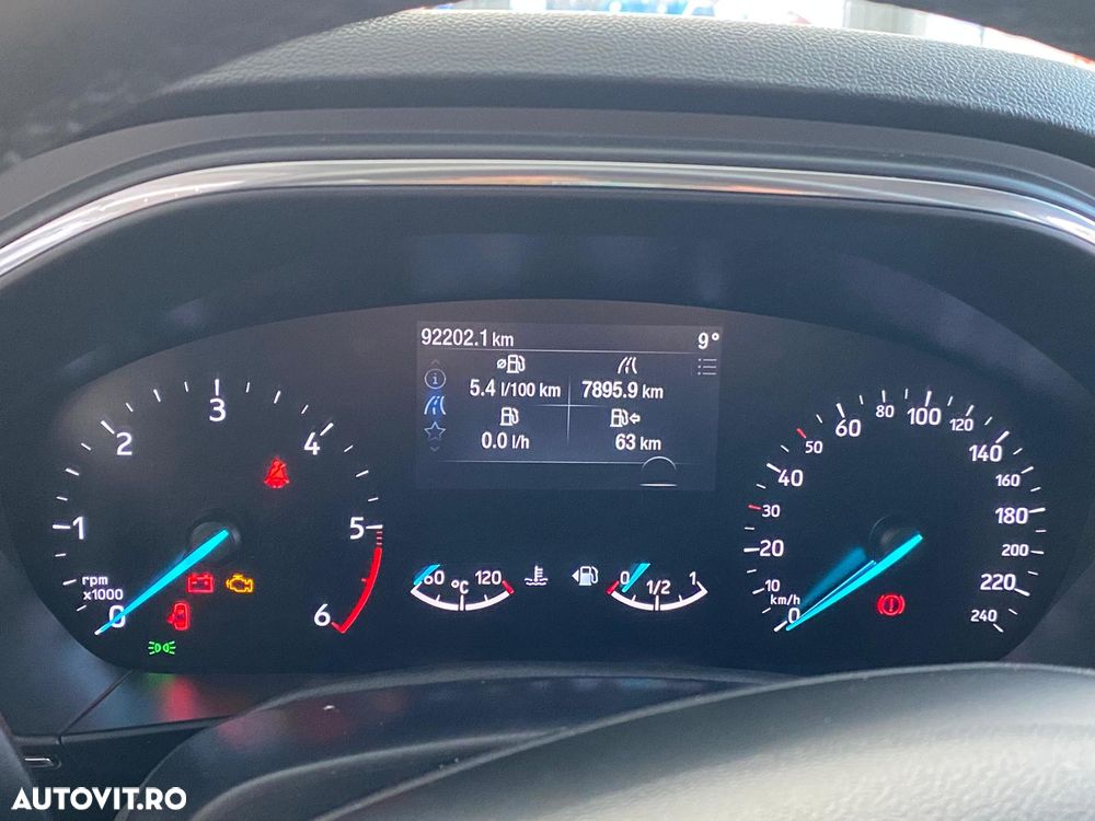 Ford Focus 1.5 EcoBlue Start-Stopp-System TITANIUM - 9