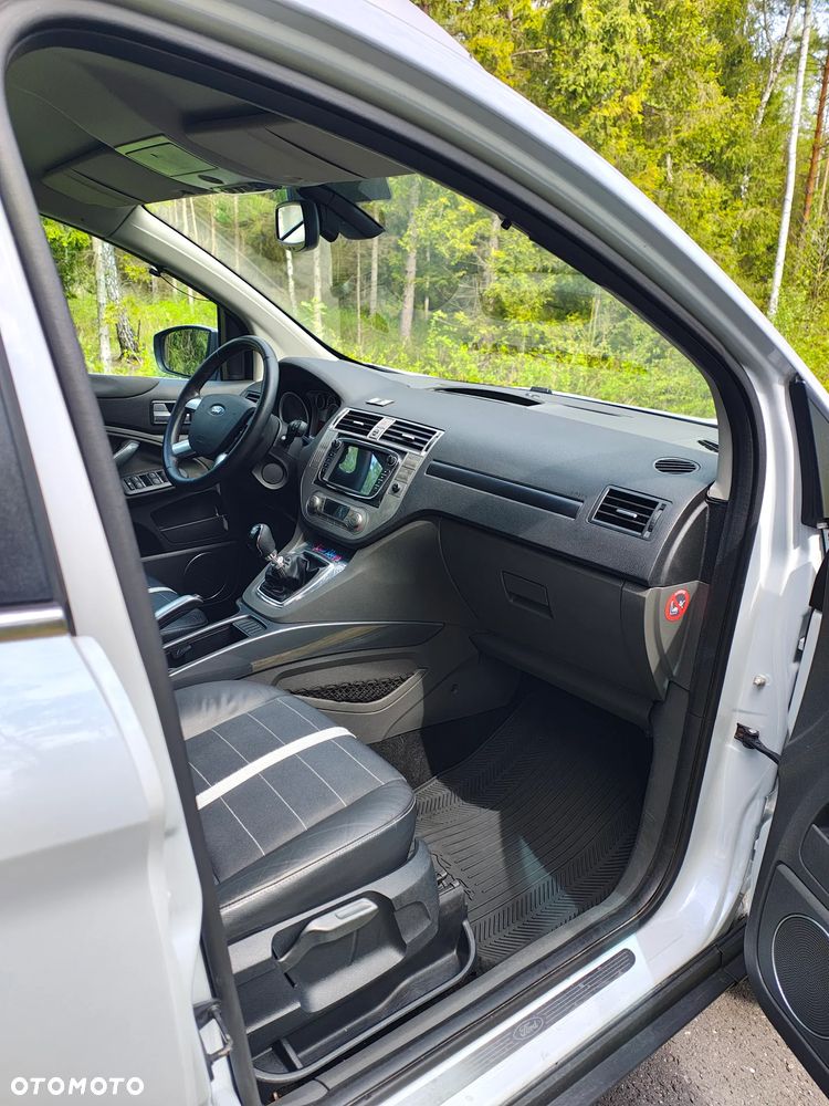 Ford Kuga - 24