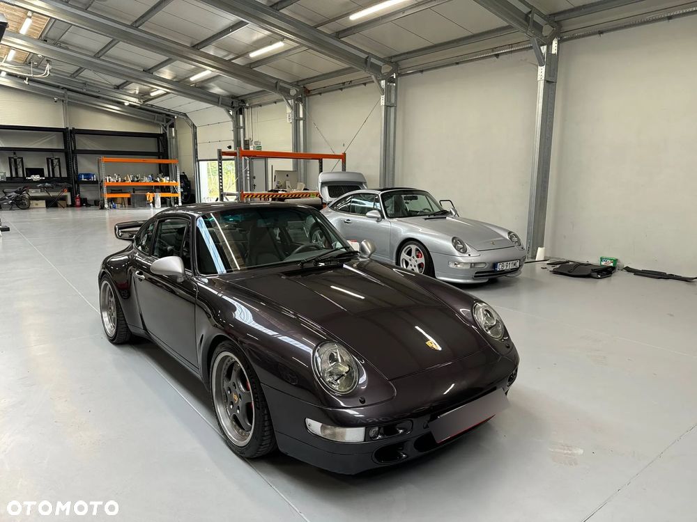 Porsche 911 Carrera - 4
