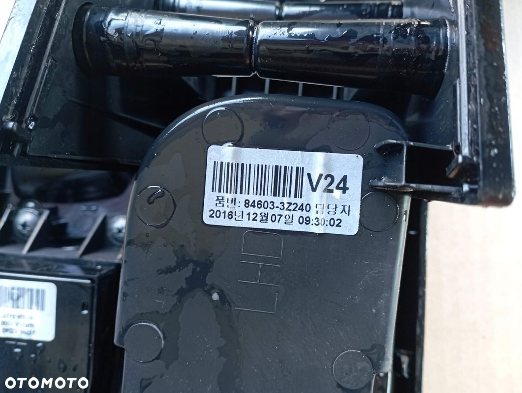 HYUNDAI I40 SCHOWEK RAMKA TUNELU ŚRODKOWEGO PRZEŁĄCZNIK EUROPA 84670-3Z000 - 3