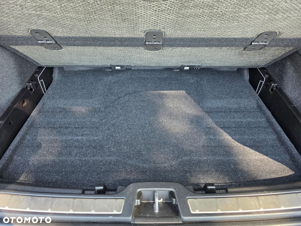 Volvo XC 40 T5 AWD R-Design - 32