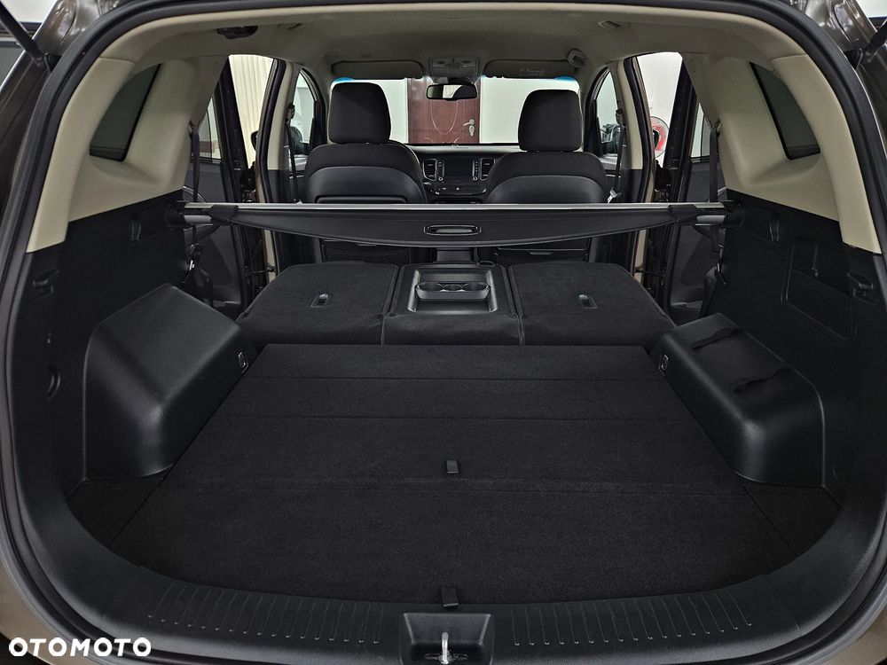 Kia Carens 1.6 GDI Business Line EU6 - 37