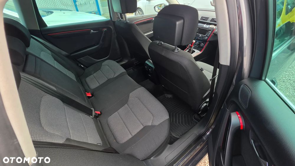 Volkswagen Passat 1.6 TDI BlueMotion Technology Comfortline - 8