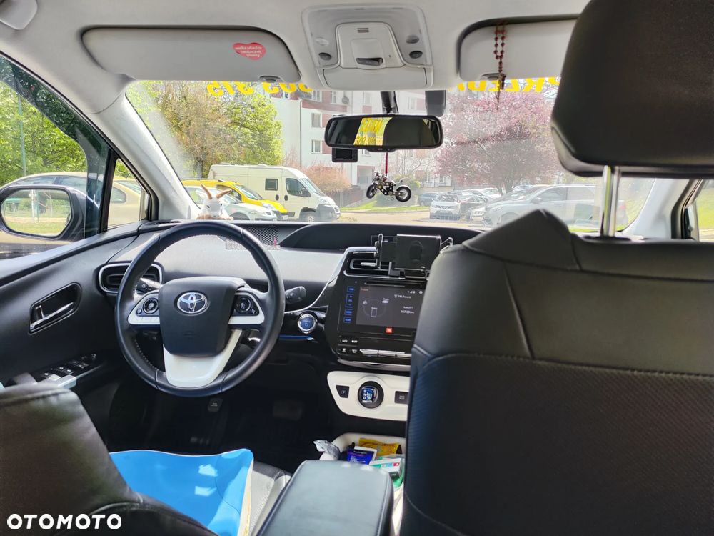 Toyota Prius Hybrid - 28
