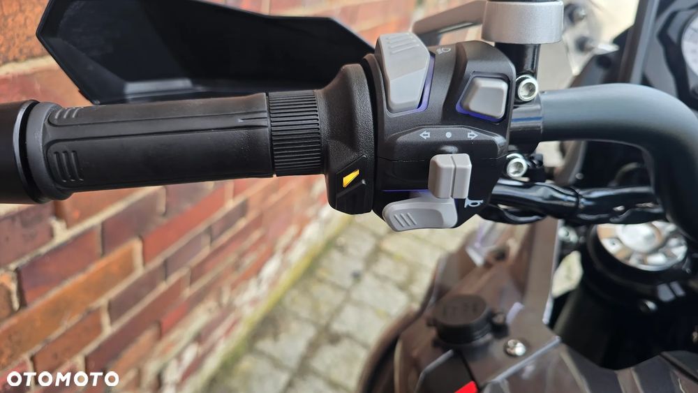 Benelli TRK 502X - 33