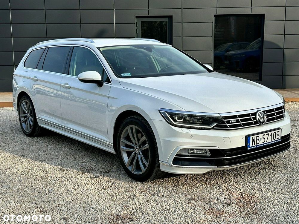 Volkswagen Passat - 1
