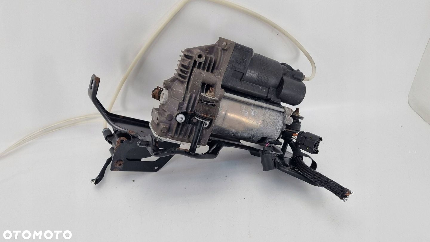 Mercedes-Benz W251 Kompresor zawieszenia tylnego pneumatycznego A2513202604 - 6