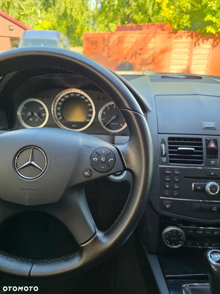 Mercedes-Benz Klasa C 180 Kompressor BlueEFFICIENCY Elegance - 35