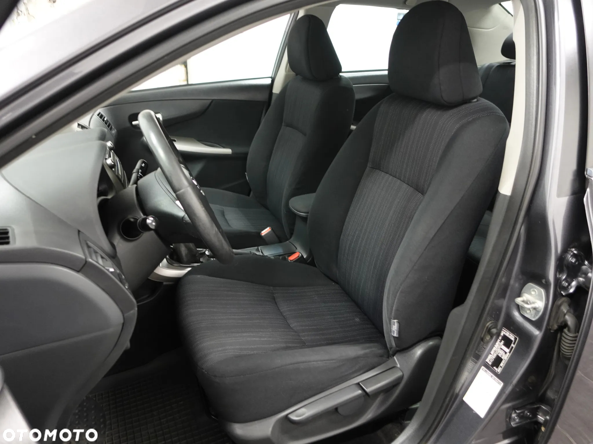 Toyota Corolla 1.6 Luna - 22