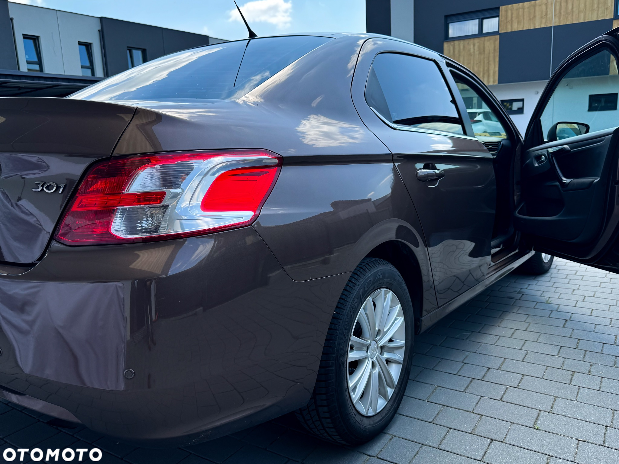 Peugeot 301 1.6 VTi Allure - 11