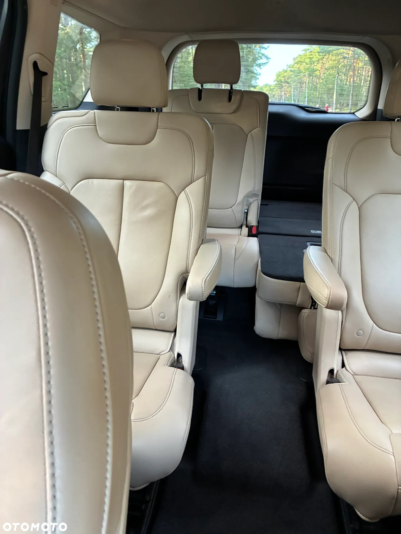 Jeep Grand Cherokee - 22
