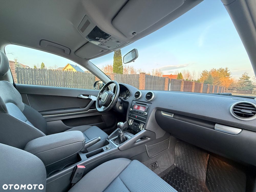 Audi A3 3-drzwiowe 1.6 TDI DPF Ambition - 25