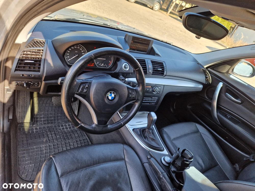 BMW Seria 1 120d DPF Edition Sport - 16