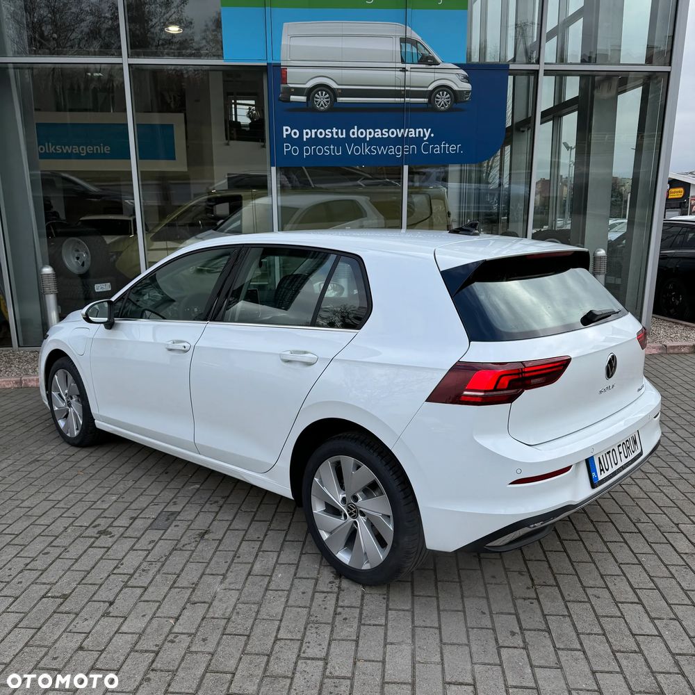 Volkswagen Golf - 8