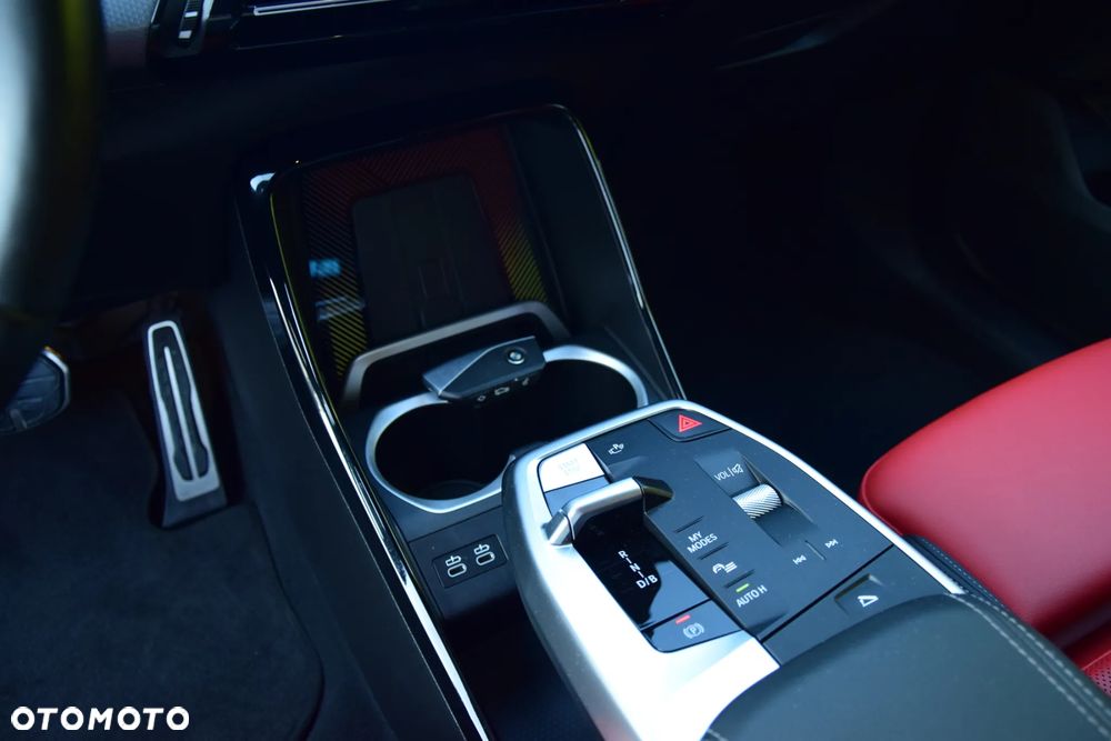 BMW iX2 xDrive30 66.5kWh M Sport - 33