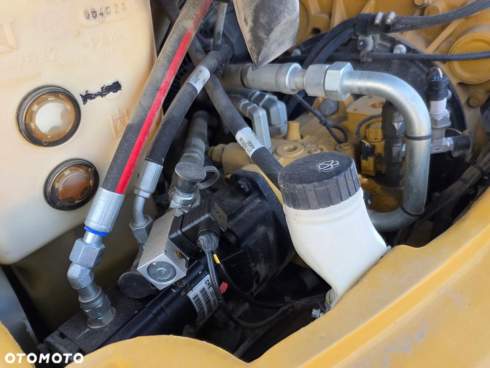 Caterpillar 908H2, 2014 ROK, 5700 MTH, ŁYŻKA OTWIERANA + WIDŁY - 19